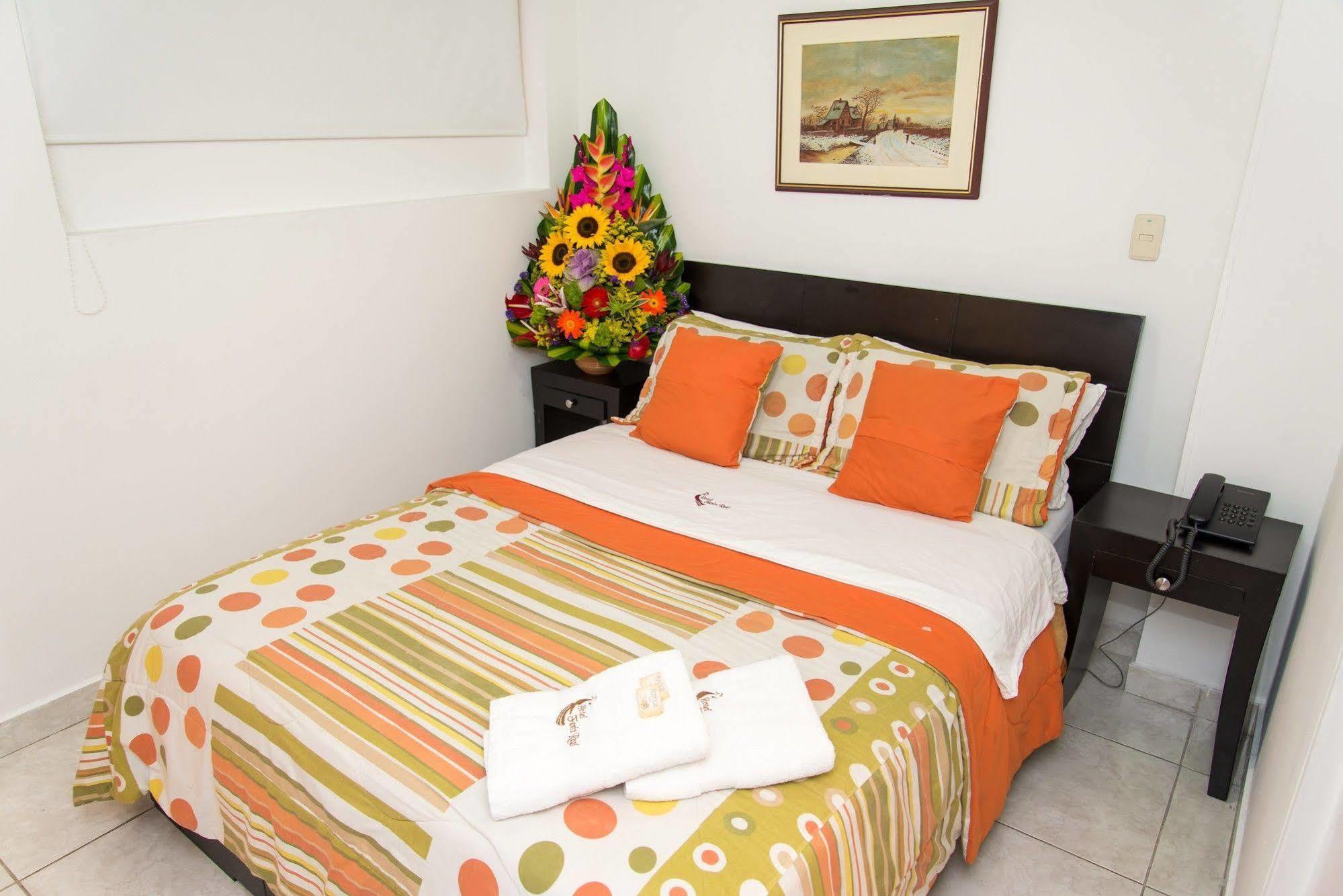 Hotel Fenix Real Bogotá Esterno foto