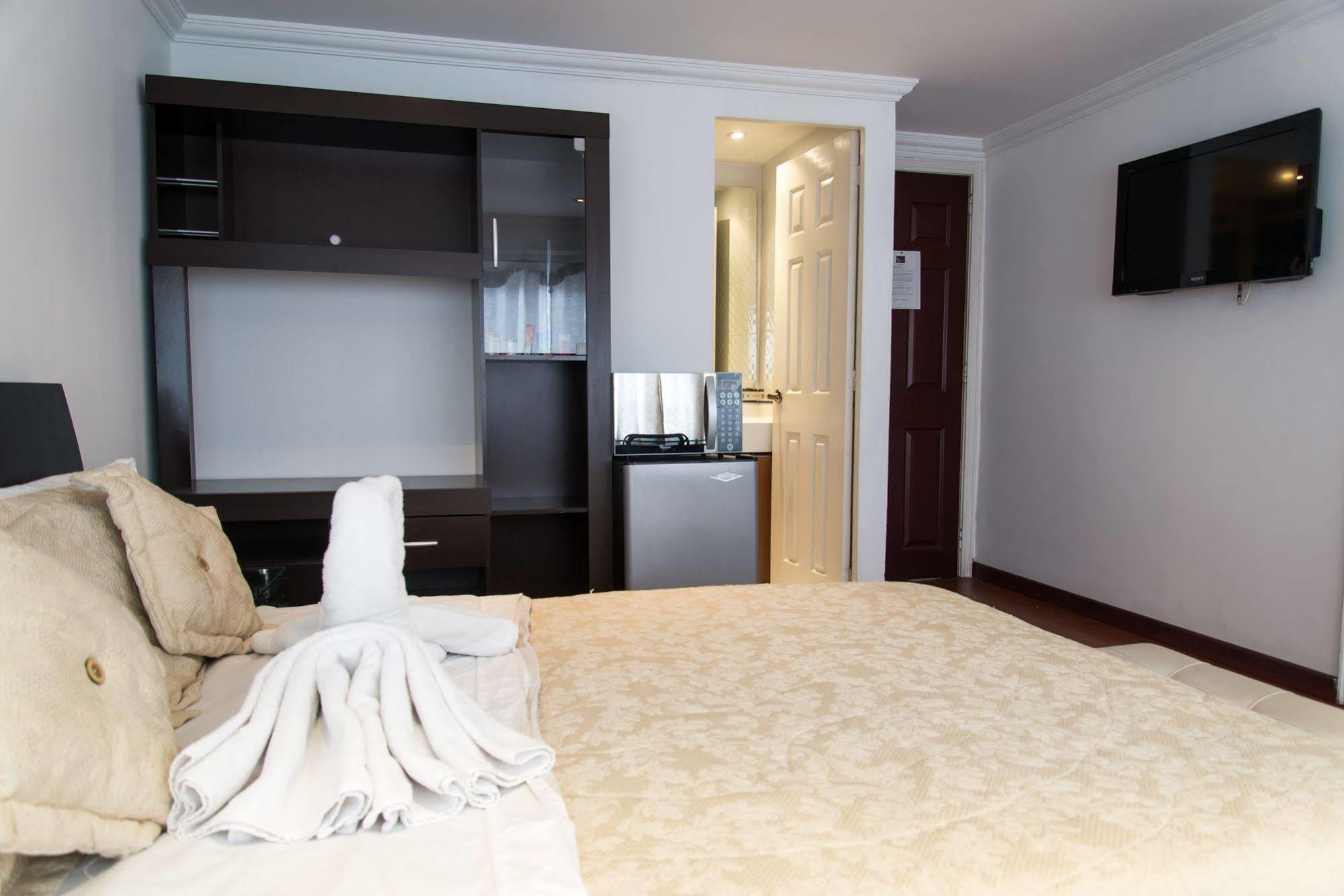 Hotel Fenix Real Bogotá Esterno foto