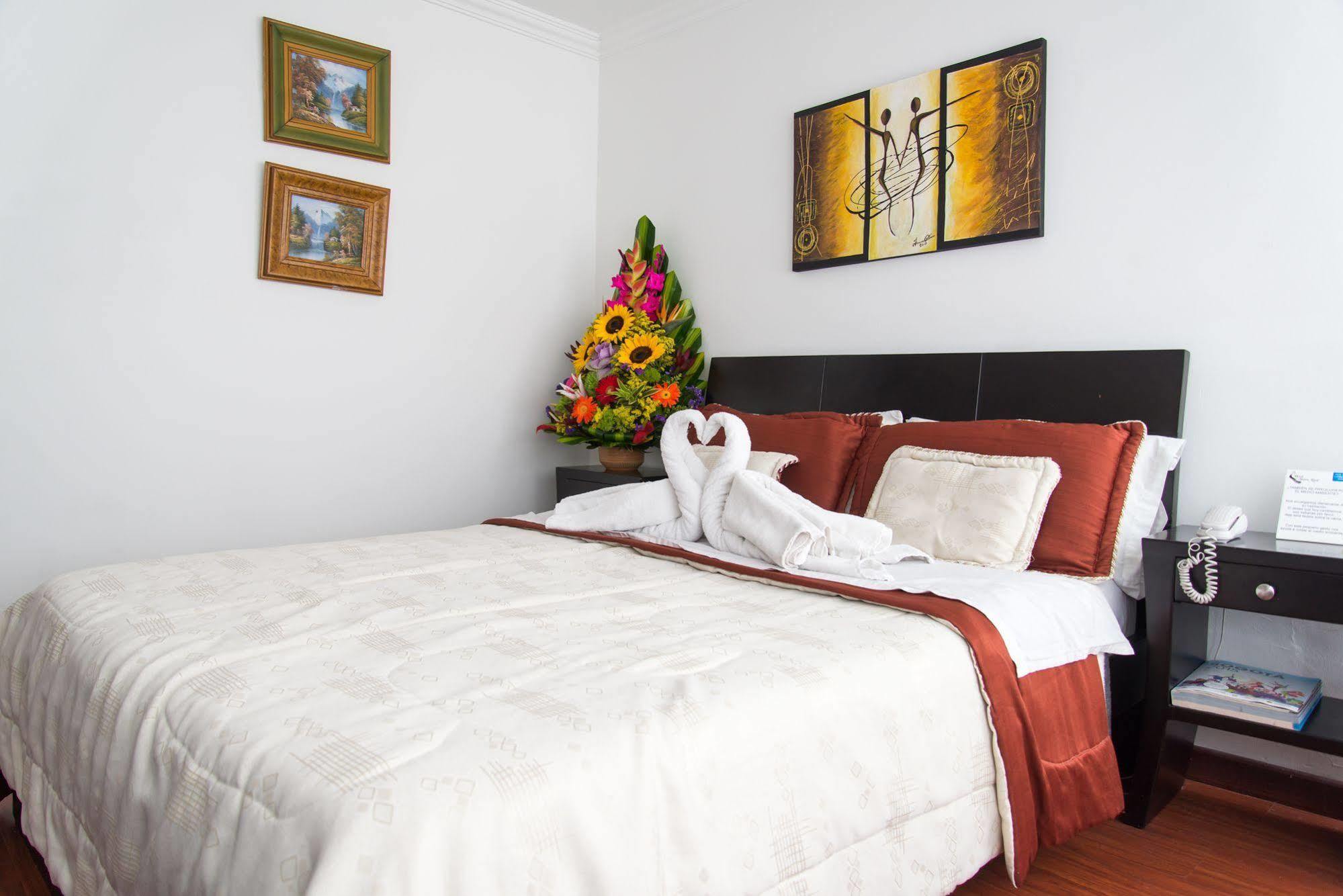 Hotel Fenix Real Bogotá Esterno foto